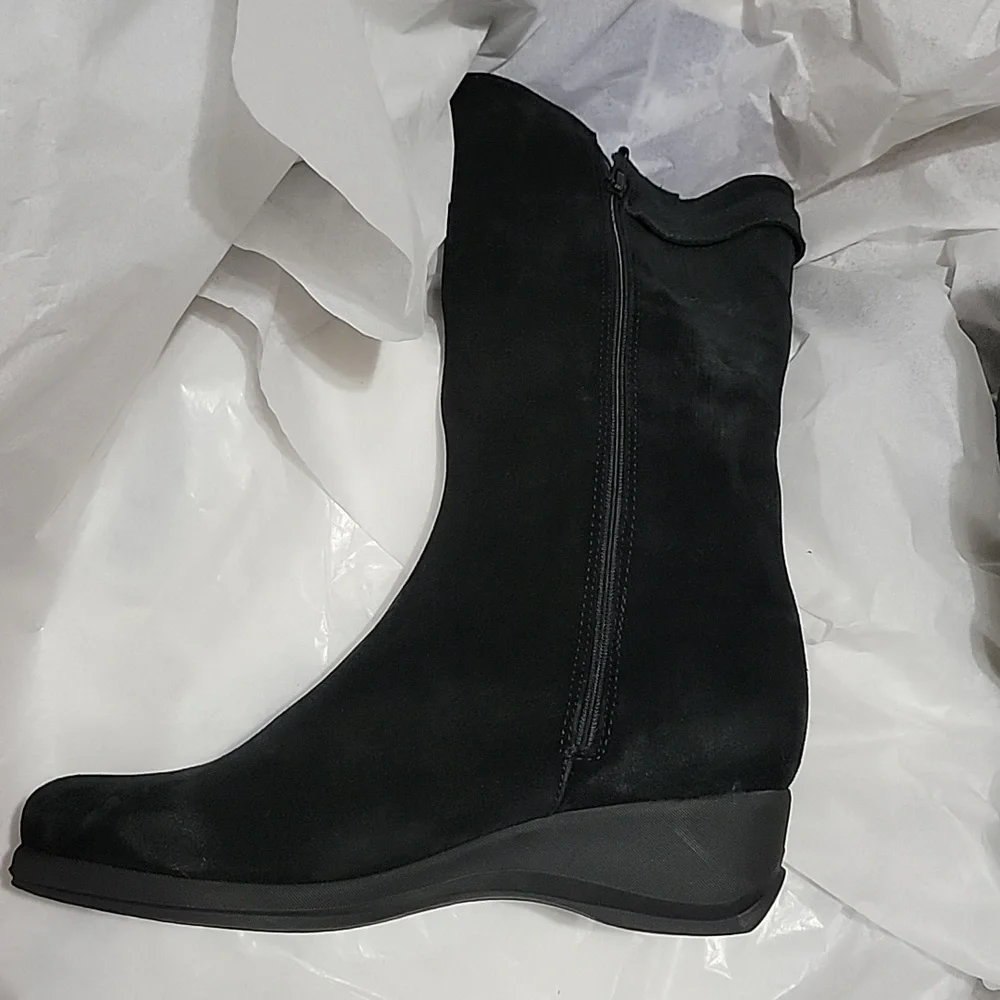 New La Canadienne Lizza Smoke Black Suede Zip Waterproof Boots